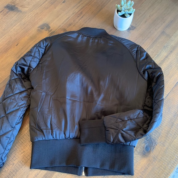 H&M bomber jacket - Picture 3 of 3